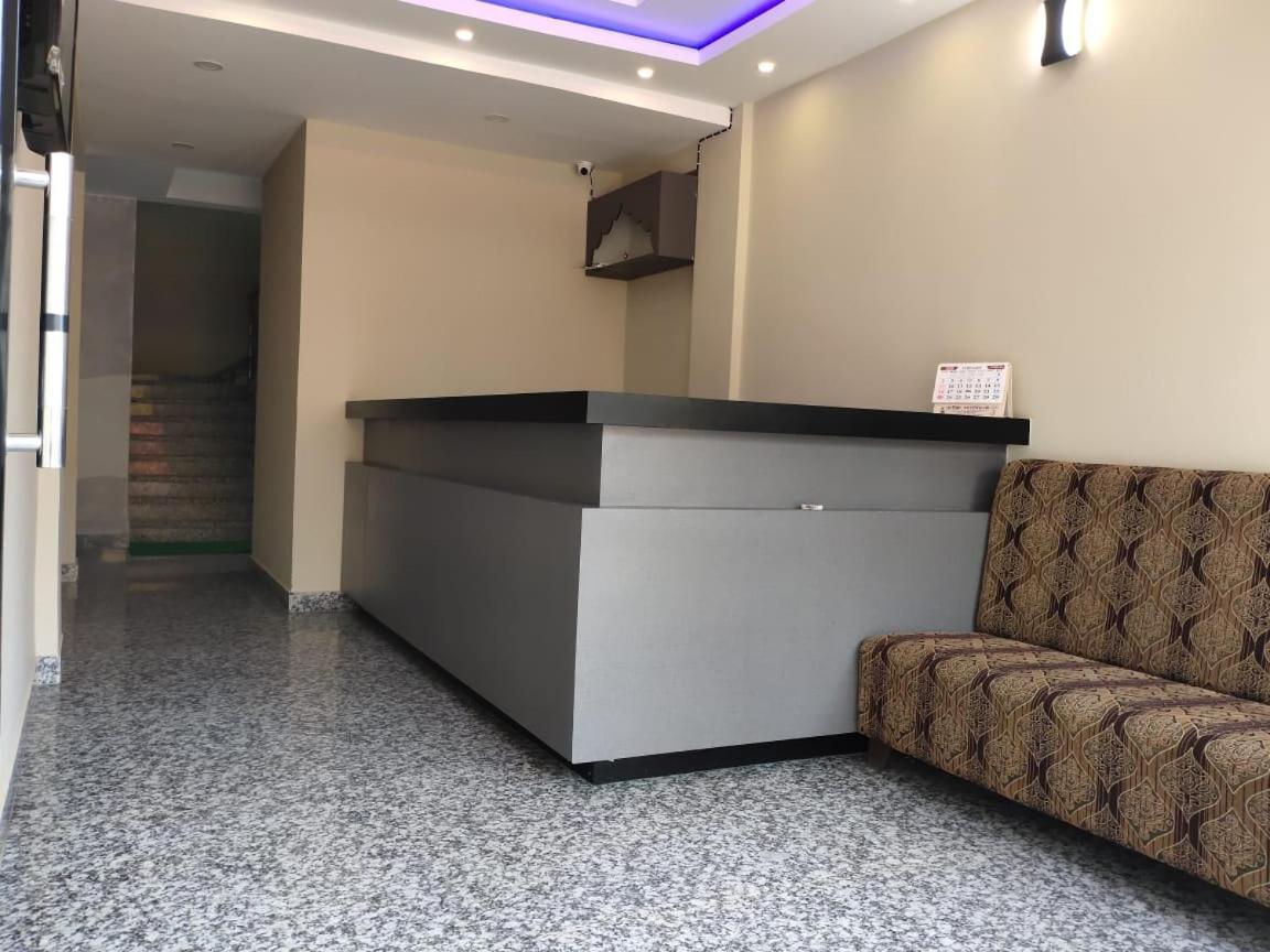 Goroomgo Hotel Uk Palace Puri Eksteriør billede