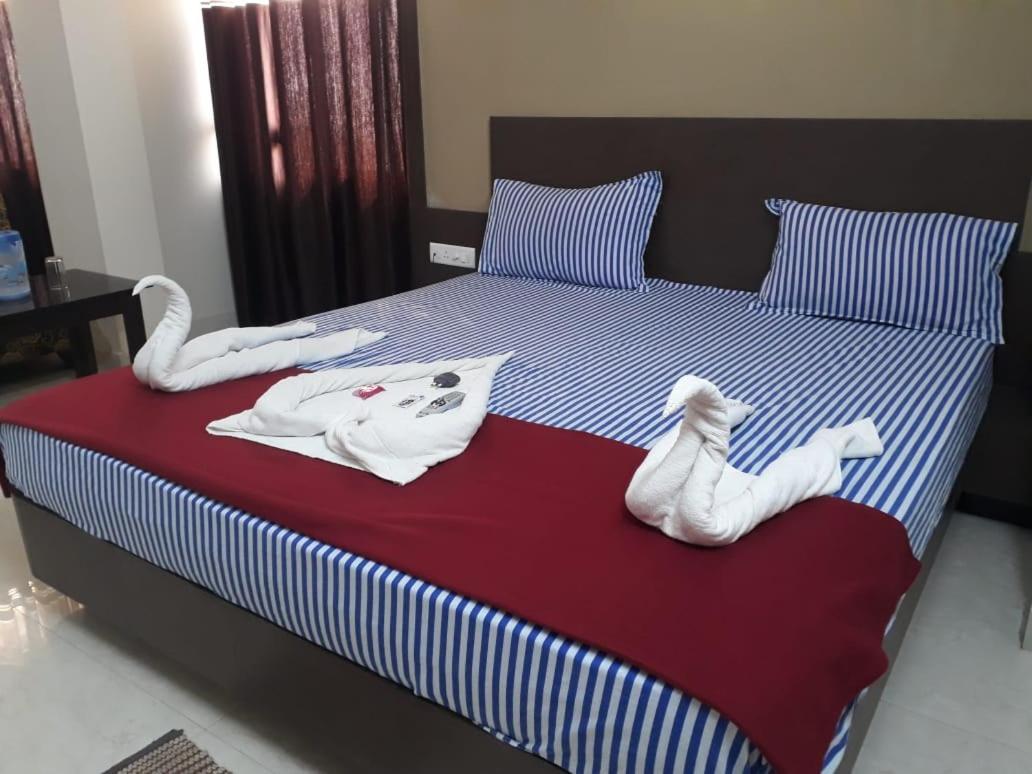 Goroomgo Hotel Uk Palace Puri Eksteriør billede