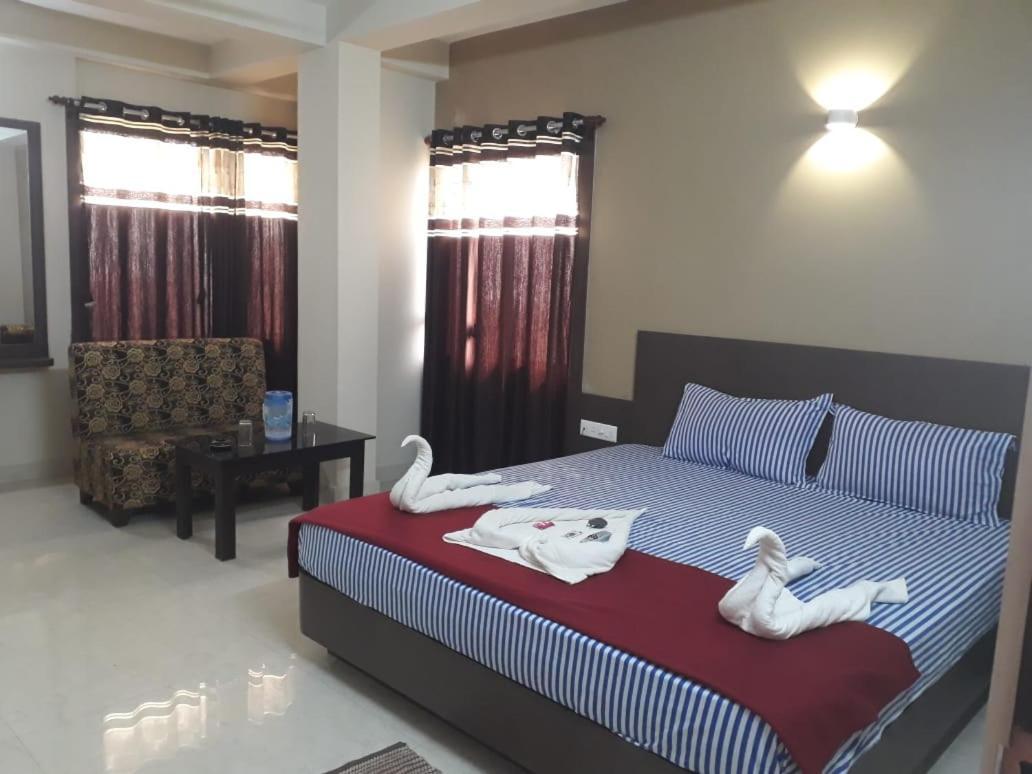 Goroomgo Hotel Uk Palace Puri Eksteriør billede